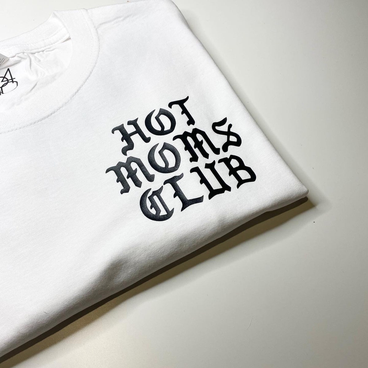 Popular Hot Mom Shirt Hot Moms Club Unisex T-shirt Popular Hot Mom Shirt Hot Moms Club Unisex T-shirt